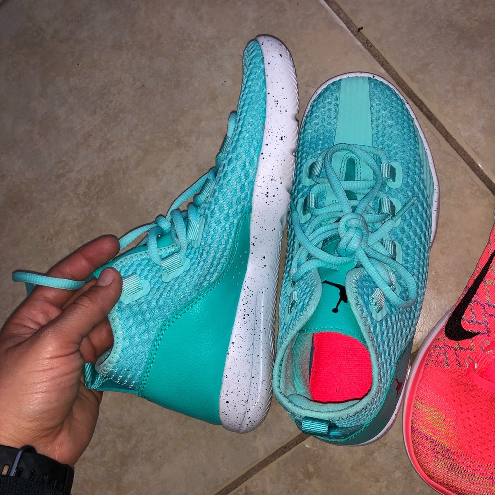 Turquoise Jordan’s boys 5.5y